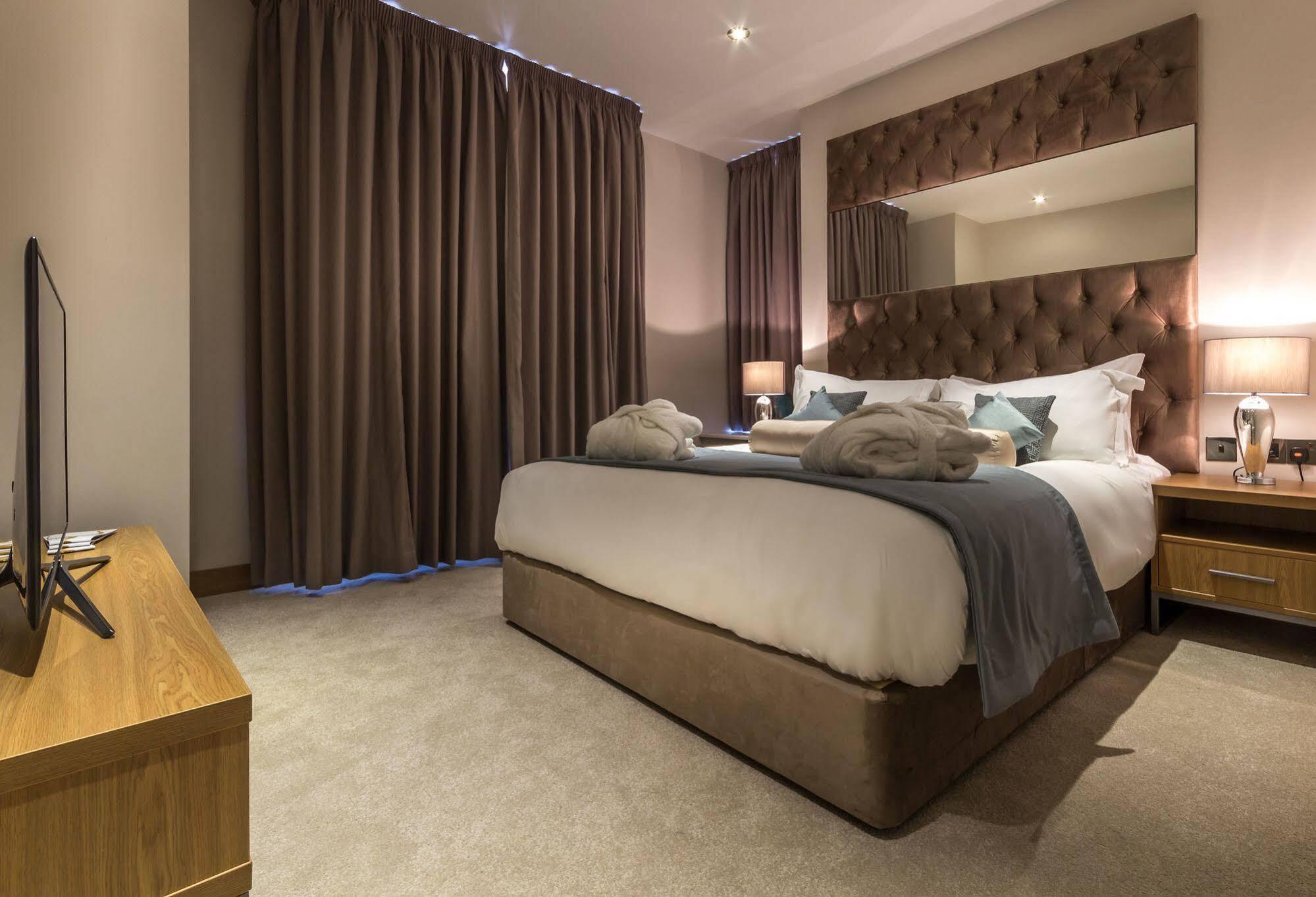 Mansio Suites Basinghall Лийдс Екстериор снимка